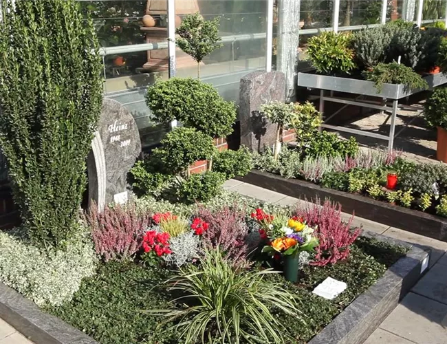 Doppelgrab - Grabbepflanzung im Herbst